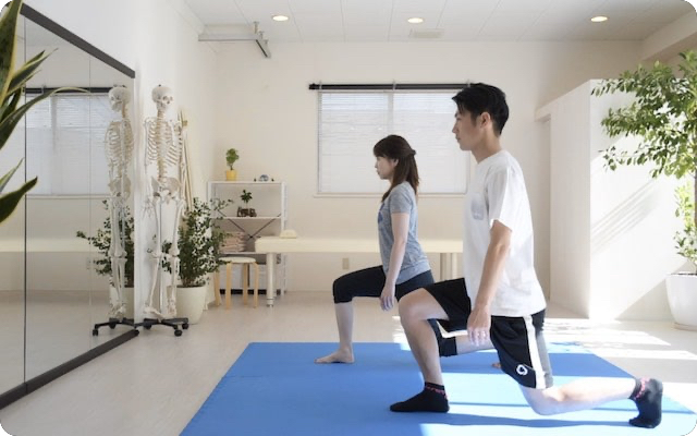 世田谷区 用賀【パーソナルトレーニングジム8コンディショニングラボ】セミパーソナルトレーニング風景